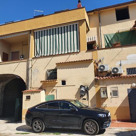 Hotel Royal Palace Gate San Nicola La Strada Exterior foto